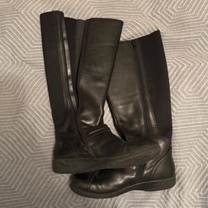 Clark’s Women’s Boots Sz. 9